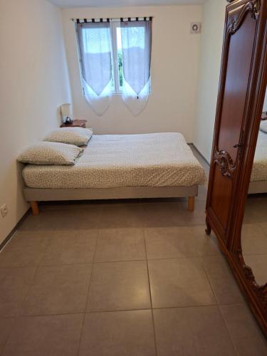Agréable Studio tout équipé (Agreable Studio tout equipe) in Coudures