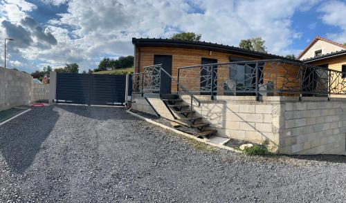 Charmant logement avec terrasse et parking sécurisé