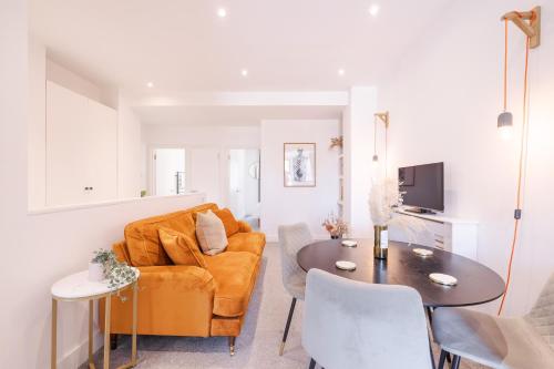 2 bed flat West Kensington/Fulham - image 12