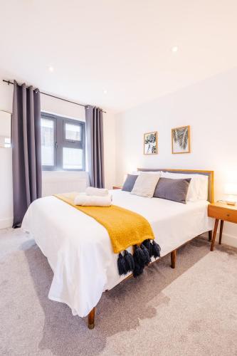 2 bed flat West Kensington/Fulham - image 13