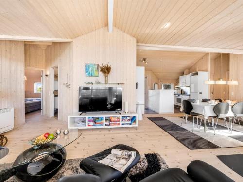 Holiday Home Haagen - 600m to the fjord by Interhome in Skaven