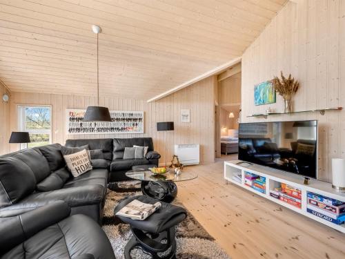 Holiday Home Haagen - 600m to the fjord by Interhome in Skaven