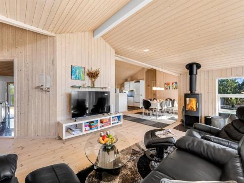 Holiday Home Haagen - 600m to the fjord by Interhome in Skaven