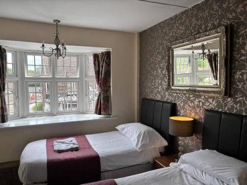 2 twin beds