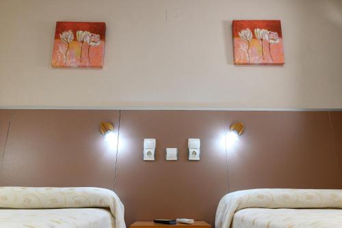 Pensión Discoves (Pension Discoves) in Pinseque