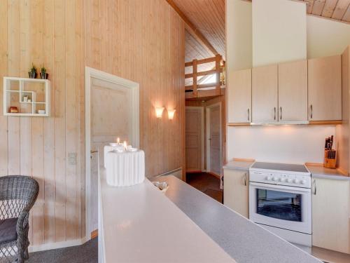 Holiday Home Herlugh - 1km to the fjord by Interhome in Hemeta
