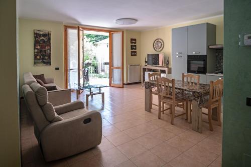 Stella Apartment in Lasnigo