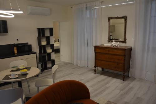 Evelina in Porta Crucifera