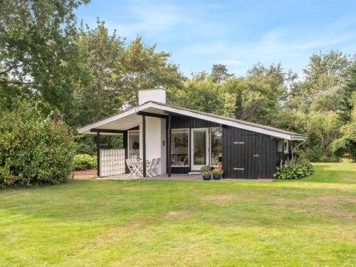 Holiday Home Suoma - 400m to the fjord by Interhome in Muslingevej