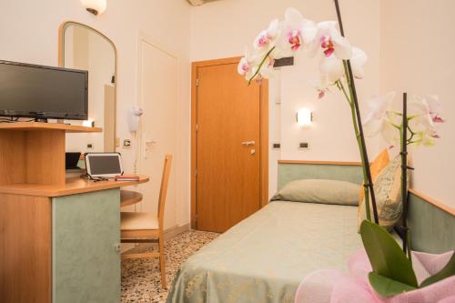 Hotel Oregon - image 9