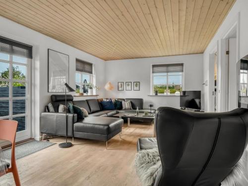 Holiday Home Christina - 300m to the fjord by Interhome in Storvorde