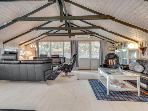 Holiday Home Feliza - from the sea by Interhome in Hals