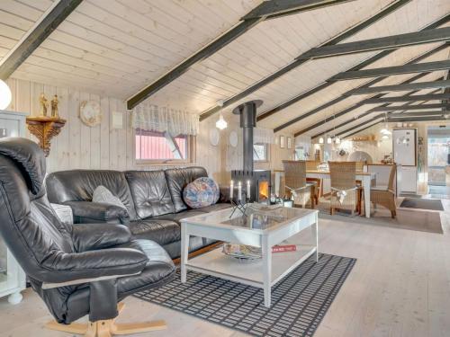 Holiday Home Feliza - from the sea by Interhome in Hals