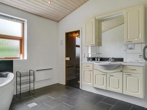 Holiday Home Roope - 50m from the sea by Interhome in Hals