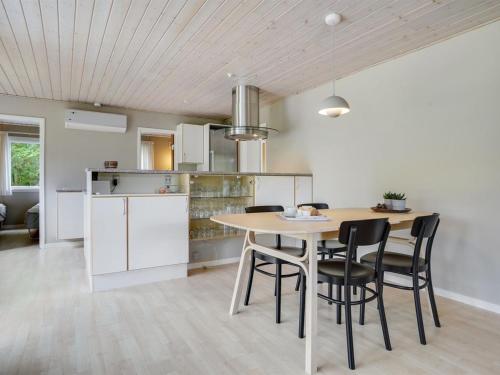  Holiday Home Nannah - 250m from the sea by Interhome in Ebeltoft