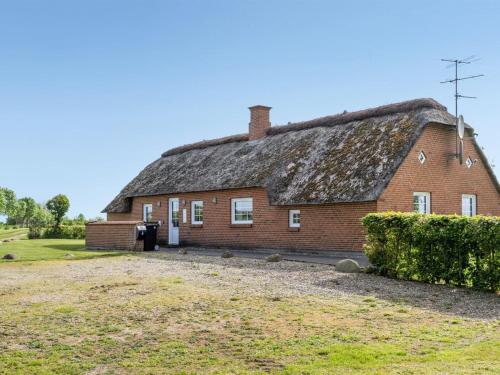  Holiday Home Jügen - 900m to the inlet by Interhome in Øster Assels
