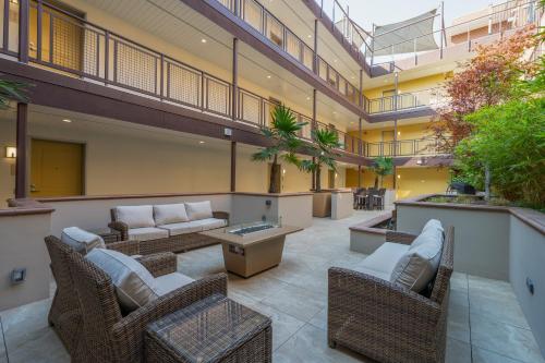 King Bed-Walk Downtown-Free Garage Parking-Laundry in Walnut Creek (Kalifornia)