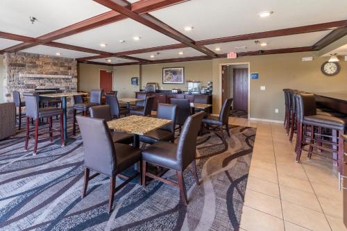 Cobblestone Inn and Suites - Eaton - image 12