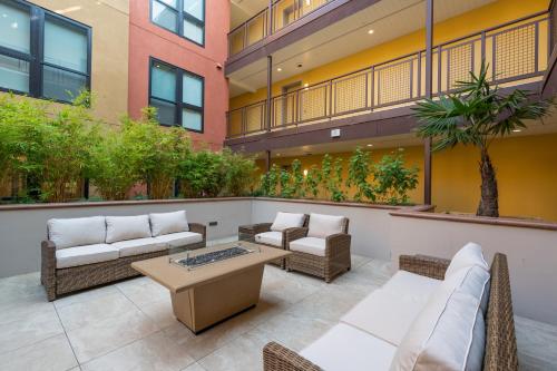 King Bed-Walk Downtown-Free Garage Parking-Laundry in Walnut Creek (Kalifornia)