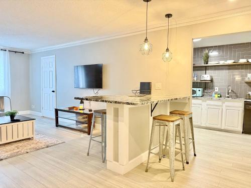 Downtown! Paid Onsite Parking! City View! LM1706 in Atlanta, USA