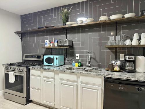 Downtown! Paid Onsite Parking! City View! LM1706 in Atlanta, USA