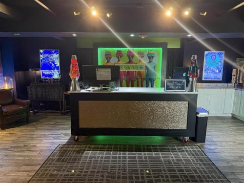 Vestíbulo, Mari Jean Hotel - All Adults Welcome in San Petersburgo (FL)