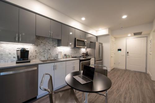King Bed-Walk Downtown-Free Garage Parking-Laundry in Walnut Creek (Kalifornia)