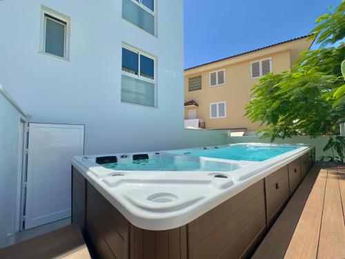 The Blue Corner Apartments - image 5