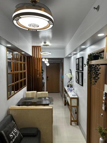 Shore 3 Residences with WiFi, Balcony, Pool, Манила