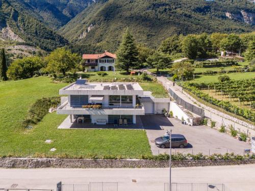 2 bedrooms, 6 beds