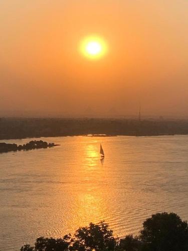 شقه باطلاله على النيل مباشر في المعادي, El Cairo