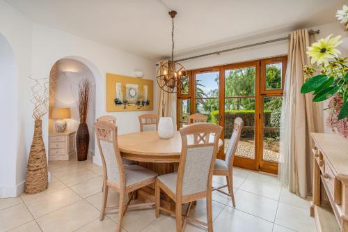 Peaceful and lovely retreat with a pool #1982 in Barao De Sao Miguel