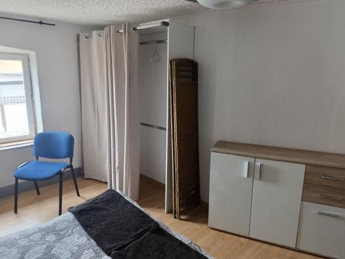 1 double bed, 1 twin bed