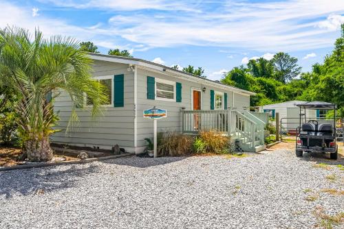 Pet Friendly Beach House - Shore Nuff Beachy by Panhandle Getaways