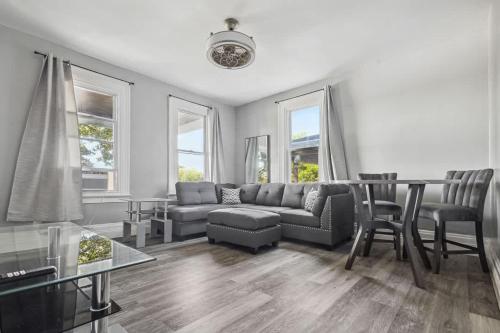 나이아가라 폴스 (NY) 5BR Home-Walk to Niagara Falls & Aquarium 3성급 싱글룸 스위트룸