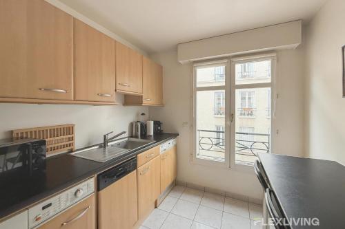 Charming 45m two-bedroom apartment in Paris 15, Parigi