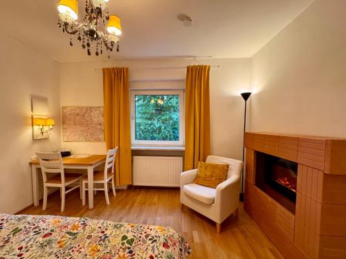 Artist's House Room, Free Parking, Garden, Munich