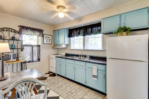 Home Less Than 3 Mi to Rte 66 and Lake Lou Yaeger! in ลิชฟิลด์ (IL)