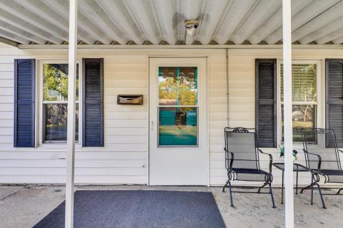 Home Less Than 3 Mi to Rte 66 and Lake Lou Yaeger! in ลิชฟิลด์ (IL)