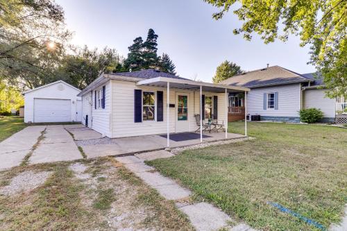 Home Less Than 3 Mi to Rte 66 and Lake Lou Yaeger! in ลิชฟิลด์ (IL)