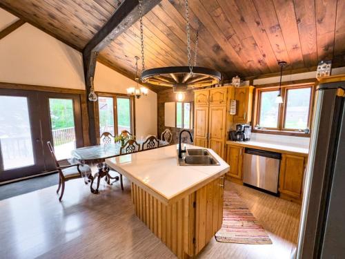 Jardin Du Ciel Chalet in Val-des-Bois (QC)