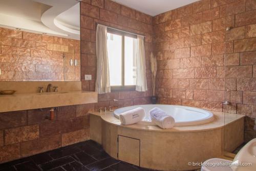 热水浴池, 德尔维诺精品酒店 (Delvino Boutique Hotel) in 萨尔塔
