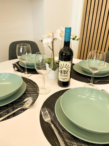 อาหารและเครื่องดื่ม, VIBE S33 Apartman,AC,Free Parking in วาราเลีย