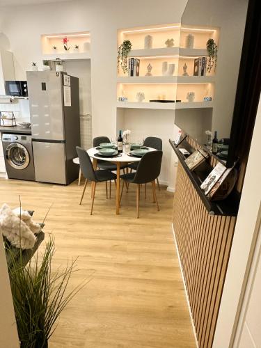 ห้องครัว, VIBE S33 Apartman,AC,Free Parking in วาราเลีย