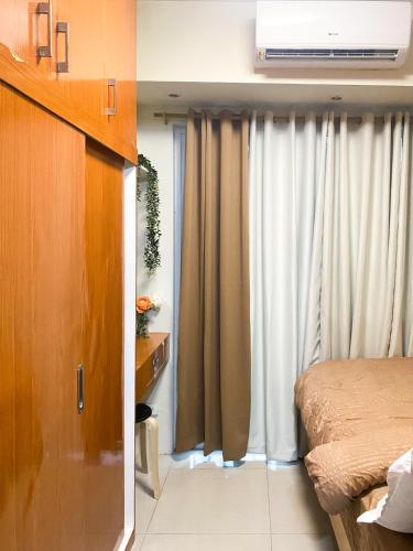 1BR- Axinite walking distance to MOA, PICC, SMX, Worldtrade near NAIA and Star City, Metro Manila