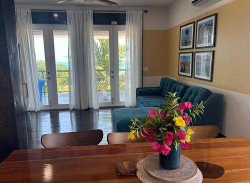 360 Suites, Seaside Luxury, 4 Bedrooms, 3 Bath