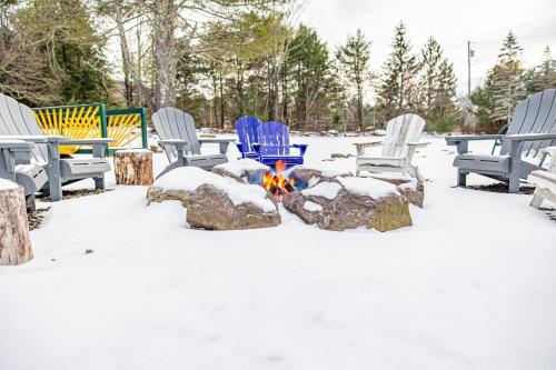 Log Home w Mountain Views Near Windham & Hunter Ski Resorts thumb 3