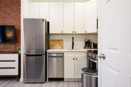 240-11 NEW STUDIO Prime Upper East W&D, New York (Foto 6)