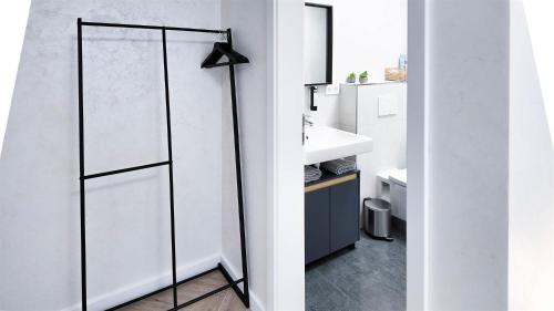 ALFA Stuttgart Mikroapartment 2 Betten Küche Bad l SmartTV WIFI l Porsche & Bosch l 2 Beds Kitchen Bath BS21A2, Stoccarda (foto 8)