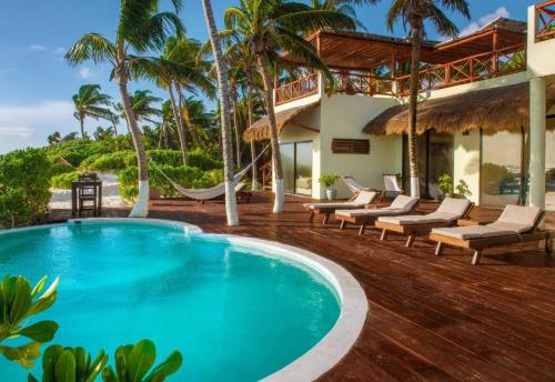 Playaakun Eco Villa 5br Private Beachfront Paradise TULUM -Sian Kaan in 斯安卡恩生物保護區